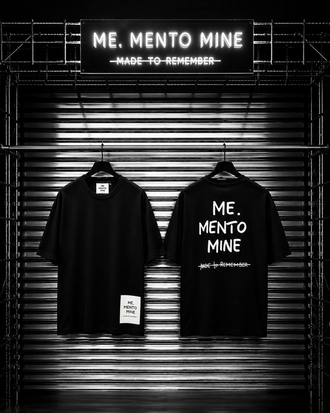 T-shirt Me.Mento Mine nera fronte neutro con etichetta - retro logo grande bianco