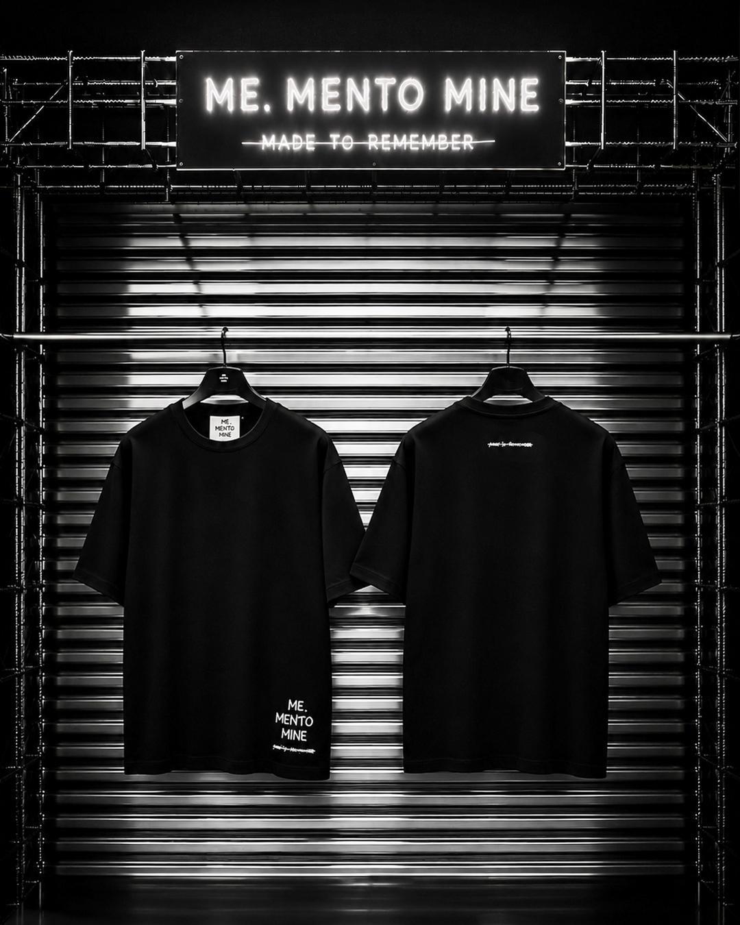 T-shirt Me.Mento Mine nera logo piccolo in basso a dx - retro scritta piccola made to remeber al centro