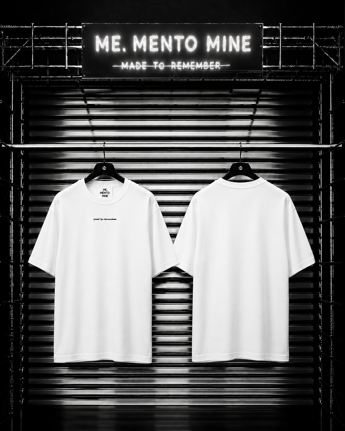 T-shirt Me.Mento Mine bianca scritta nera centro made to remeber - retro neutro